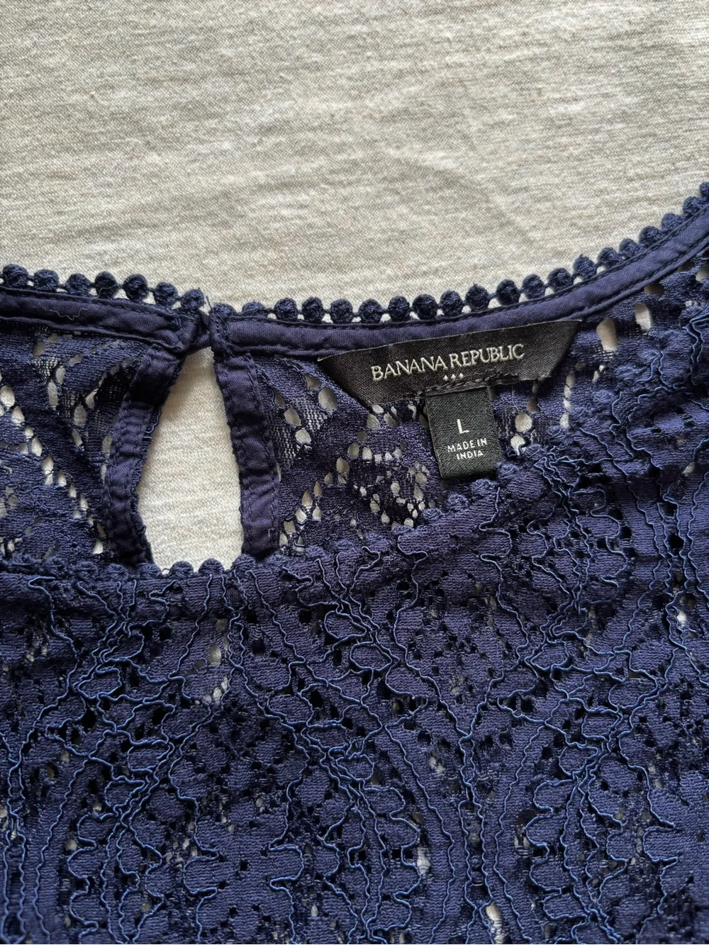 Banana Republic Navy Lace Eyelet Bell Sleeve Blouse Top Size Large